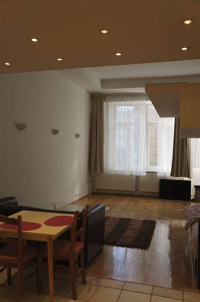 Corso Apartment Budapest Luaran gambar